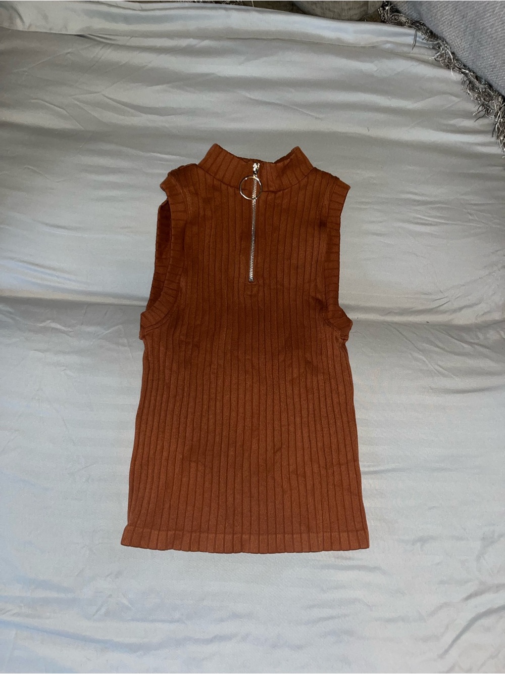 Sleeveless Ribbed Zip Mock Neck Tank Top - Rust